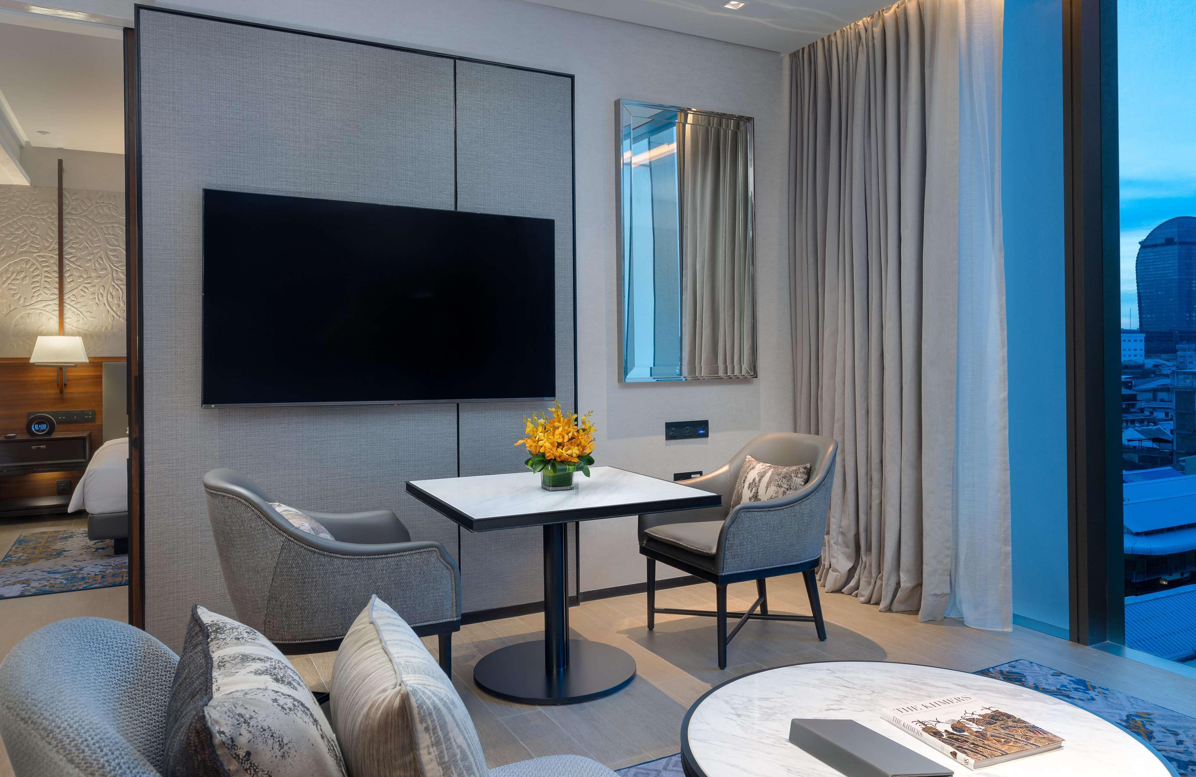 Hyatt Regency Phnom Penh Ξενοδοχείο Εξωτερικό φωτογραφία